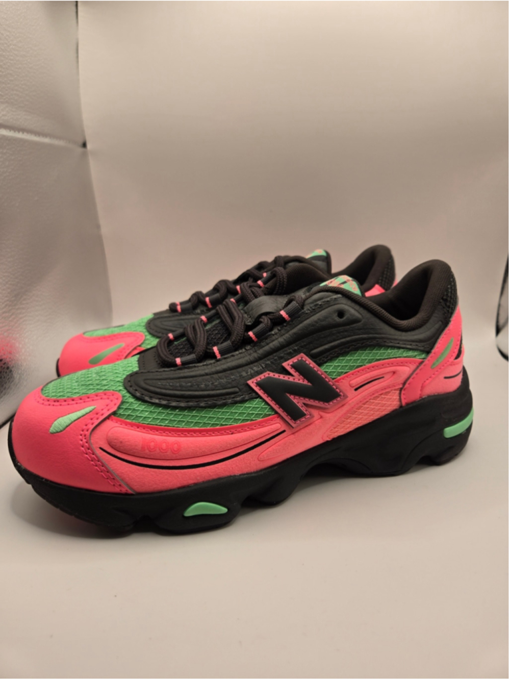 Girls New Balance 1000 Sneakers Size 6 Black Pink Green